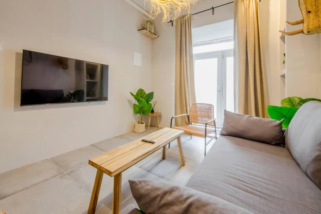Appartamento Cool Deluxe Interior Design A 2 Min De Gran Via Madrid Esterno foto